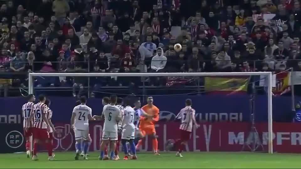 湖人浓眉哥统治篮下球队获胜