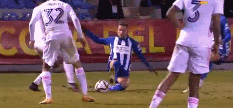 北青：邵佳一首期国足集训最早明年1月，将推进年轻化进程