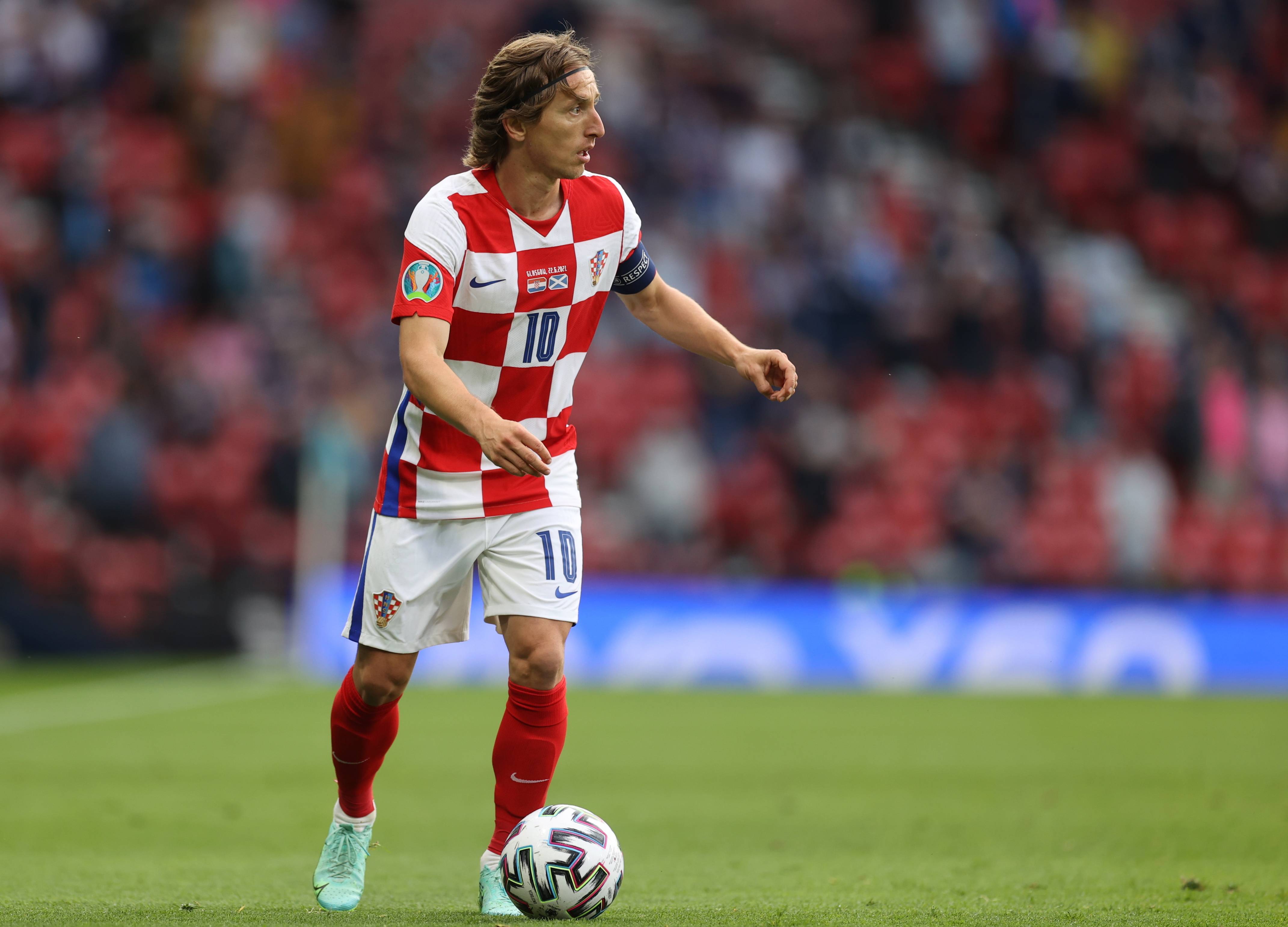 达成新里程碑，梅西职业生涯已直接参与1300粒进球