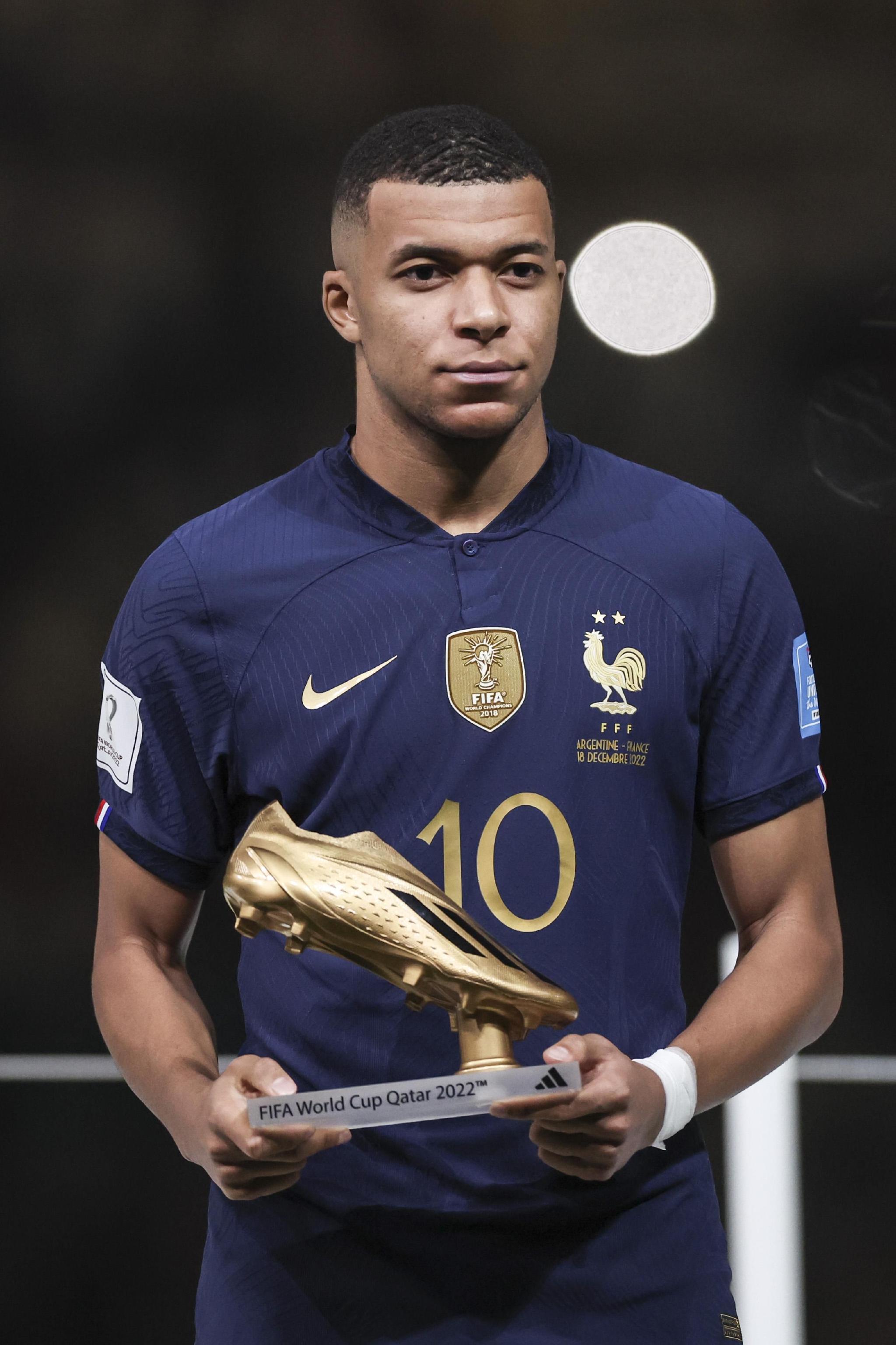 记者：莫斯科鱼雷和辽宁铁人争夺萨缅托，两队都提供报价了